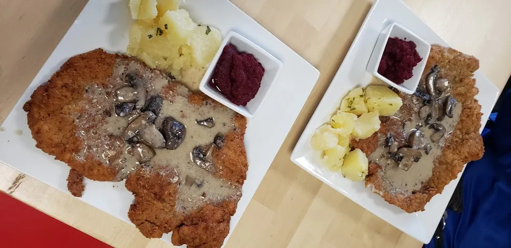 Wienershnitzel Potato and Beets